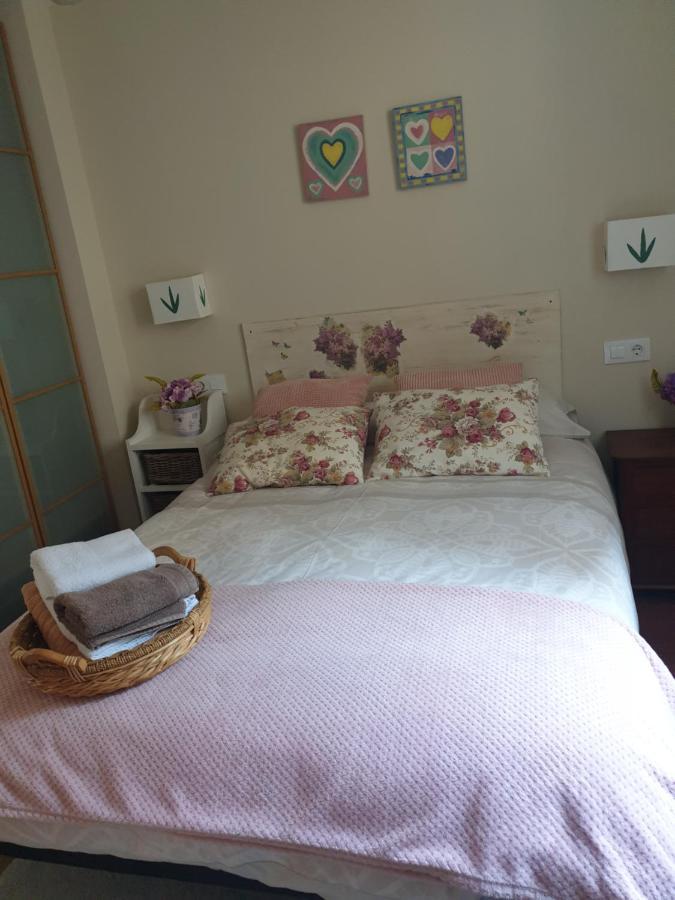 Apartamento Cine Colon 2 Ribadeo Exterior photo