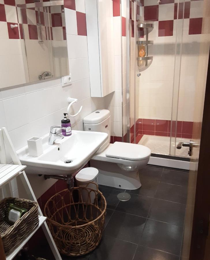 Apartamento Cine Colon 2 Ribadeo Exterior photo