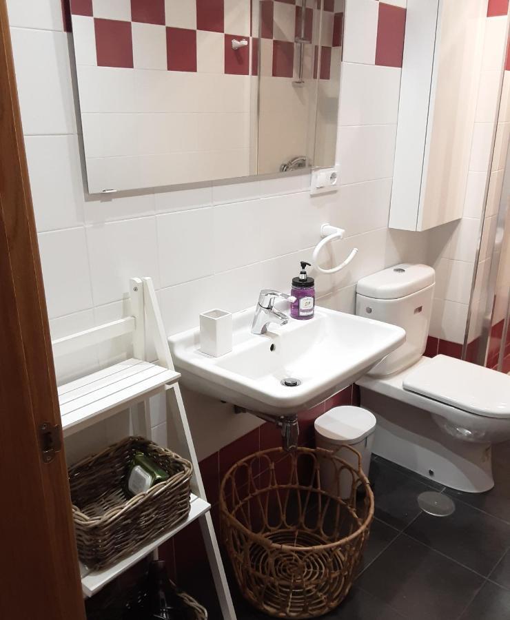 Apartamento Cine Colon 2 Ribadeo Exterior photo