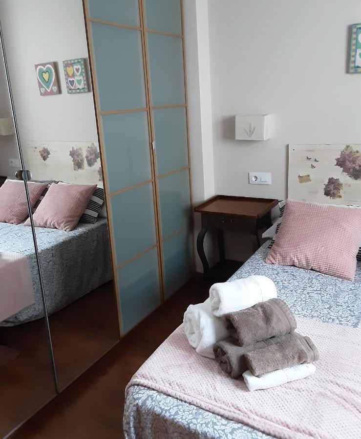 Apartamento Cine Colon 2 Ribadeo Exterior photo